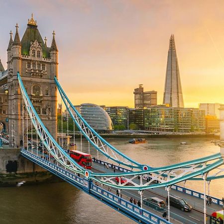 Tower Bridge Rainbow Suites London Exterior photo